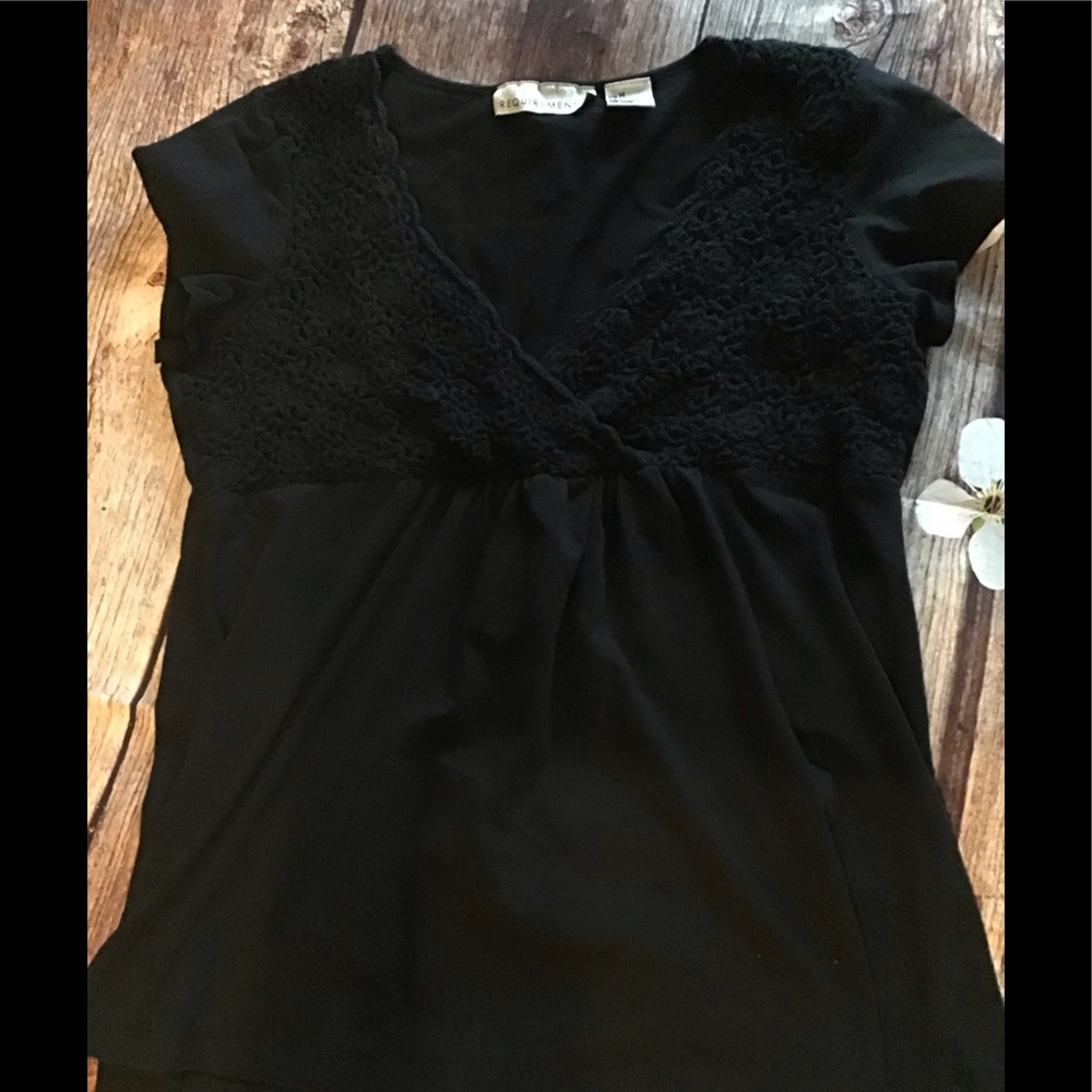 Women’s size medium requirements V-neck top